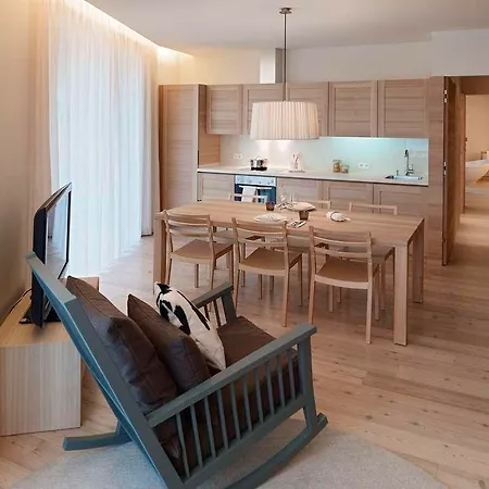 Hotel Falkensteiner Residences Edelweiss 4*