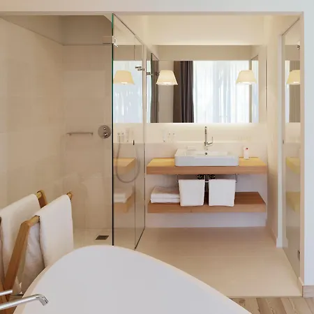 Falkensteiner Premium Edel:weiss 호텔 4*