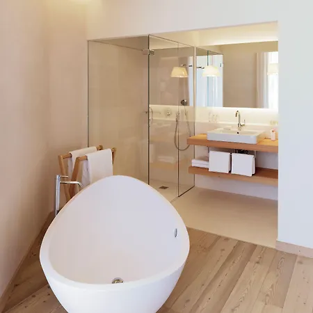 Falkensteiner Premium Edel:weiss 호텔 렌베그